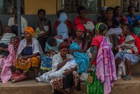 Une jeune mère raconte le manque de planification familiale en Ouganda 